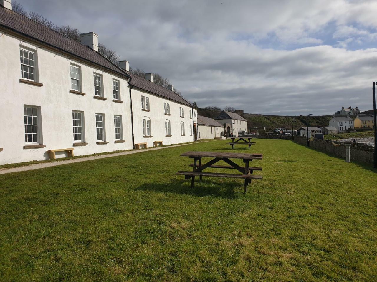 Отель Manor House Rathlin Island Балликасл Экстерьер фото
